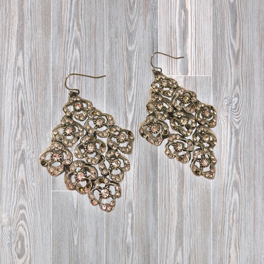 Dangle earrings